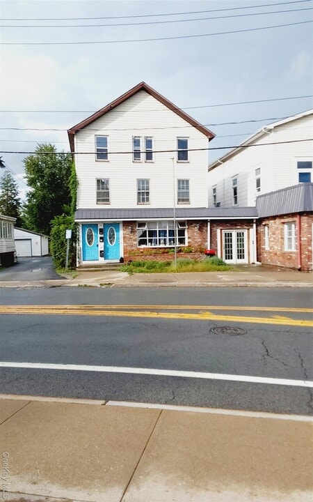 17 Goshen Ave in Washingtonville, NY - Building Photo