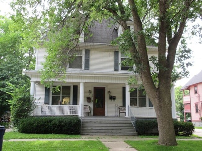 property at 28 Sinclair St
