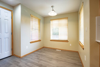 28645 225th Ave SE in Maple Valley, WA - Building Photo - Building Photo