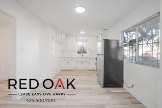 6501 Cherry Ave in Long Beach, CA - Foto de edificio - Building Photo