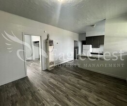 204 SE 12th St in College Place, WA - Building Photo - Building Photo