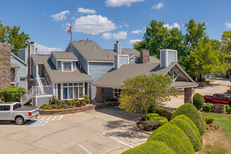 Stoneridge Apartments in Norman, OK - Foto de edificio - Building Photo