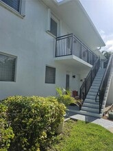 1045 SE 15th St, Unit 103 in Fort Lauderdale, FL - Building Photo - Building Photo