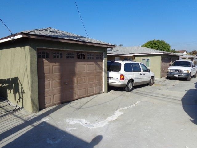 4642-4646 E 52nd Pl in Maywood, CA - Building Photo