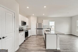959 Minden Terrace, Unit B in Fairburn, GA - Building Photo - Building Photo
