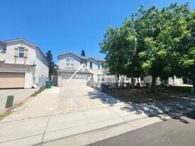 1119 Green Ridge Dr in Stockton, CA - Building Photo