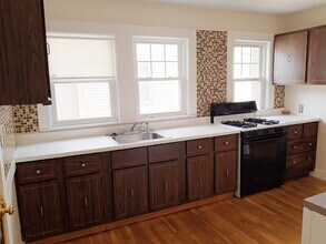 1669 Centre St, Unit 1 in Newton, MA - Building Photo - Building Photo
