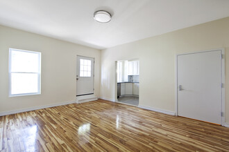 1234 Bushwick Ave in Brooklyn, NY - Building Photo - Interior Photo