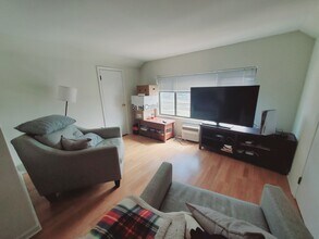 22 Cove Rd, Unit 5 in Stamford, CT - Building Photo - Building Photo