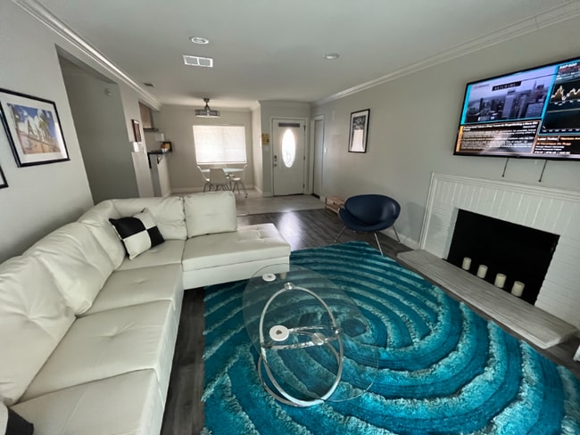 3760 Cll San Antonio in Palm Springs, CA - Building Photo - Building Photo