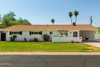 6925 E Rancho Vista Dr in Scottsdale, AZ - Foto de edificio - Building Photo