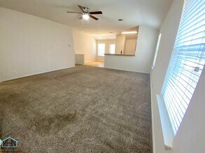 6637 Charles Field in San Antonio, TX - Building Photo - Building Photo