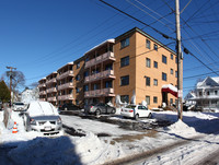 134 Summer St in Malden, MA - Foto de edificio - Building Photo