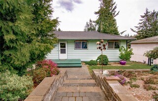 18401 73rd Ave W, Unit 1 in Edmonds, WA - Building Photo