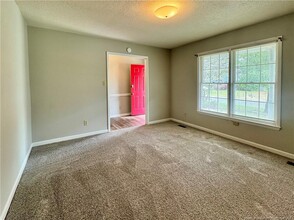 2052 Windlock Dr in Fayetteville, NC - Building Photo - Building Photo