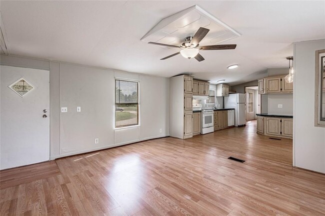 1345 FM 405 in Huntsville, TX - Building Photo - Building Photo