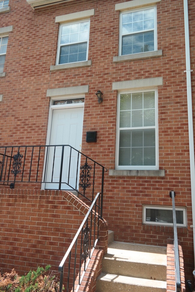 106 N Wolfe St in Baltimore, MD - Building Photo - Building Photo