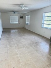 1013 S F St, Unit 4 in Lake Worth, FL - Building Photo - Building Photo