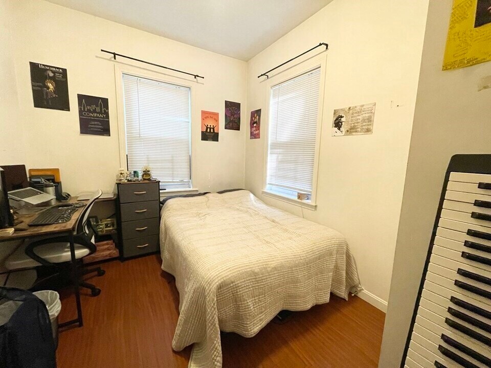 99 Hillside St in Boston, MA - Building Photo