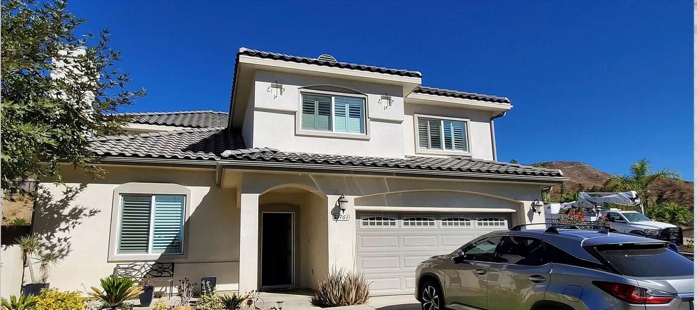 11761 Terra Vista Way in Sylmar, CA - Foto de edificio
