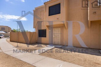 4624 E Southgate Ave in Phoenix, AZ - Building Photo - Building Photo
