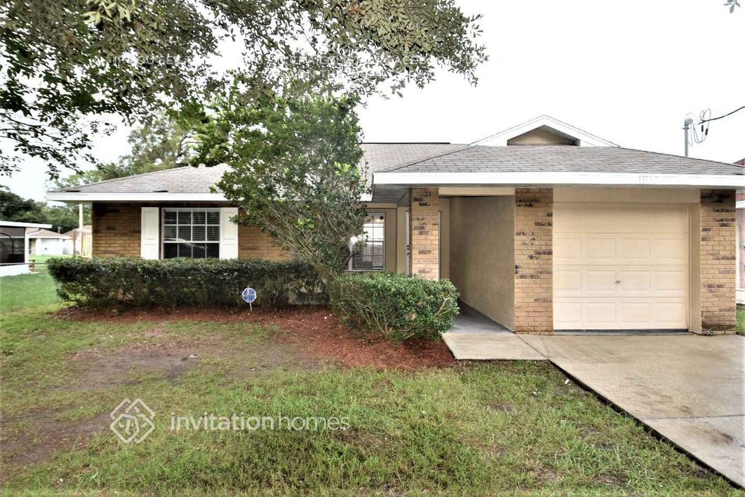 11757 Lynn Brook Cir in Seffner, FL - Building Photo