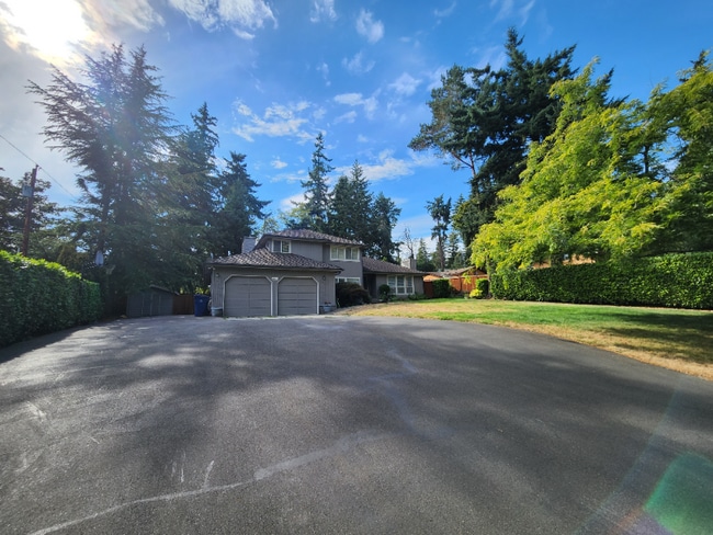 20673 Marine View Dr SW in Normandy Park, WA - Building Photo - Building Photo