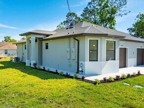 5208 28th St SW in Lehigh Acres, FL - Building Photo - Building Photo