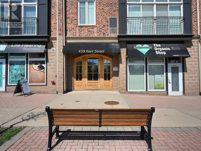 459 Kerr St in Oakville, ON - Building Photo - Building Photo