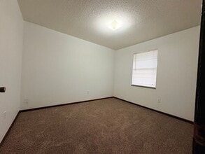 1406 Magnolia W in Excelsior Springs, MO - Building Photo - Building Photo