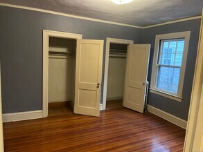 52 Quaker Ln S in West Hartford, CT - Building Photo - Building Photo