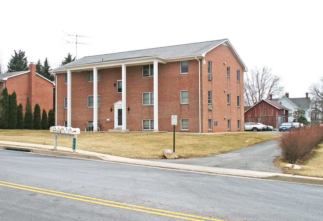 102 E Green St in Middletown, MD - Building Photo