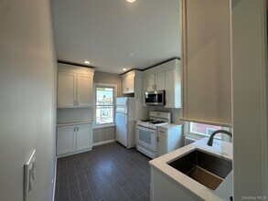 149 W Market St in Long Beach, NY - Building Photo - Building Photo