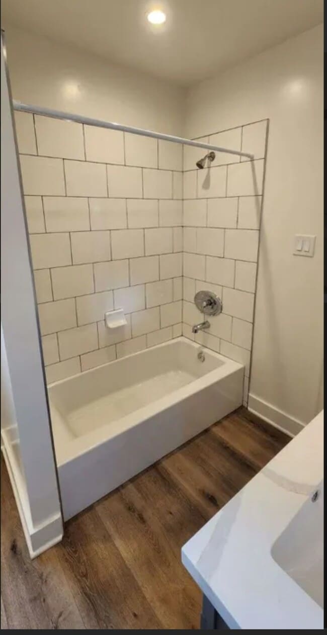 2229 Ellendale Pl, Unit Ellendale Place in Los Angeles, CA - Building Photo - Building Photo