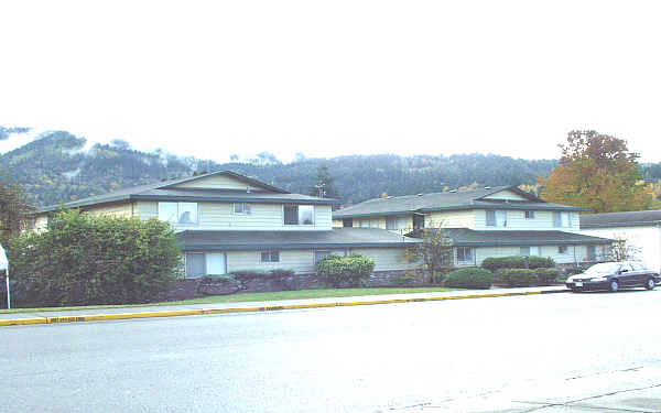 165 E Sunset Way in Issaquah, WA - Building Photo