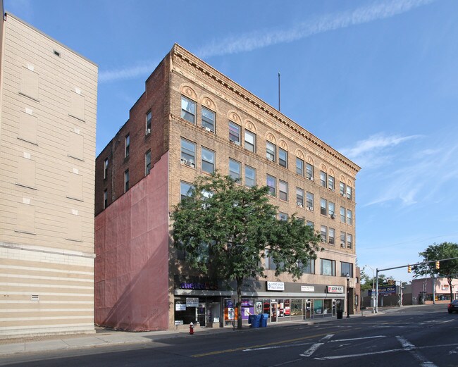 292-300 Main St in New Britain, CT - Building Photo - Building Photo