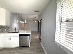 802 Constitution Dr in Homestead, FL - Building Photo - Building Photo