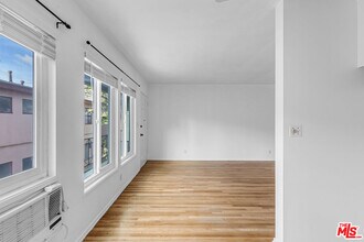 1248 Barry Ave in Los Angeles, CA - Building Photo - Building Photo