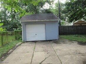 15815 Eleanore Dr in Cleveland, OH - Building Photo - Building Photo