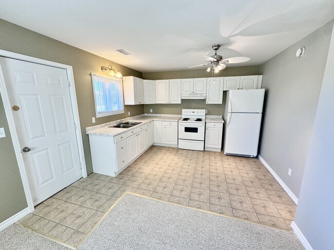 property at 1011 Front Rd