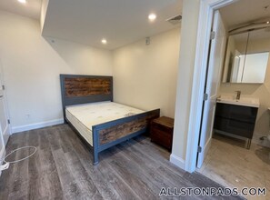 1028 Commonwealth Ave in Boston, MA - Building Photo - Building Photo