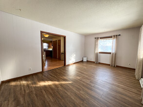 902 Union St W in Detroit Lakes, MN - Building Photo - Interior Photo