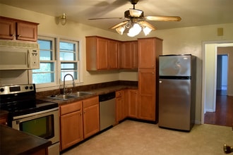 505 Pocahontas St in Williamsburg, VA - Foto de edificio - Building Photo