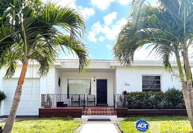 property at 10815 NE 10th Pl
