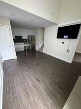 935 La Posada Dr, Unit 252 in Austin, TX - Building Photo - Building Photo