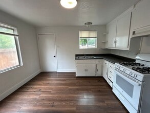 1747 Bonnie Brae Ave in Modesto, CA - Building Photo - Building Photo