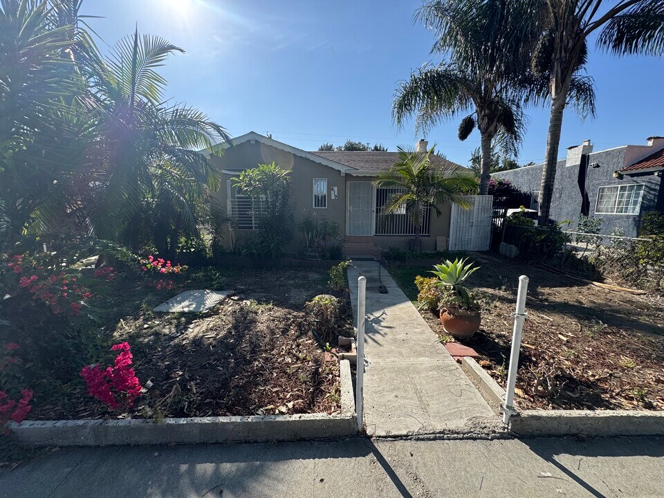 619 S Bradfield Ave in Compton, CA - Building Photo