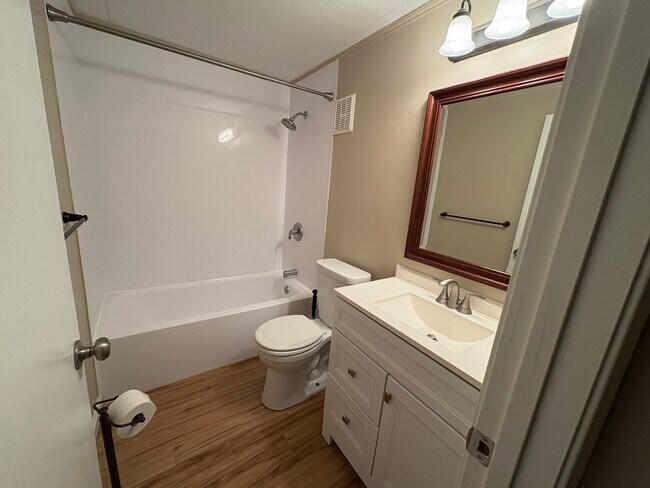 64 Esker Rd in Hampton, NH - Building Photo - Building Photo