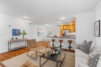 3816 Mykonos Ln in San Diego, CA - Building Photo - Building Photo