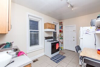 1057 N Hermitage Ave in Chicago, IL - Building Photo - Building Photo